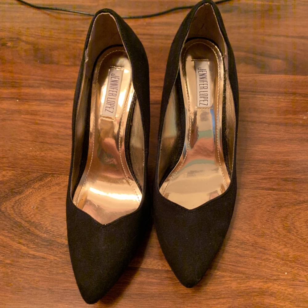 Jennifer Lopez black heels